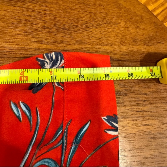 Torrid Lexi Red Floral High Low Georgette Tunic Size 6X Roll Tab Sleeves - Picture 12 of 15